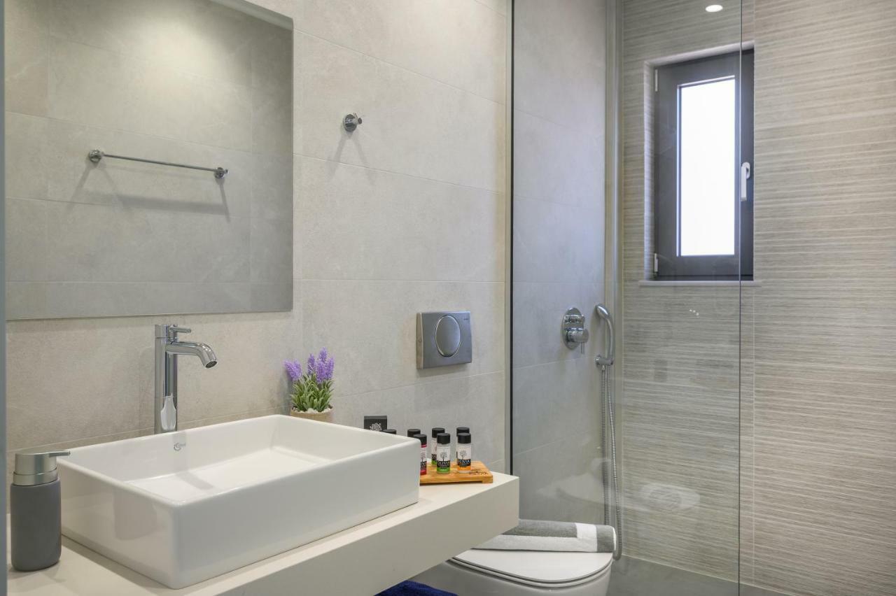 Athina Suites Luxury Suites Near The Sea Platanias Platanés Dış mekan fotoğraf